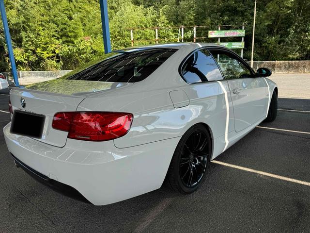 ３シリーズ ３２０ｉ　Ｍスポーツパッケージ　バックカメラ　ＡＴ　オートライト　ＨＩＤ　アルミホイール　盗難防止システム　ＡＢＳ　エアコン　パワーステアリング　パワーウィンドウ（15枚目）