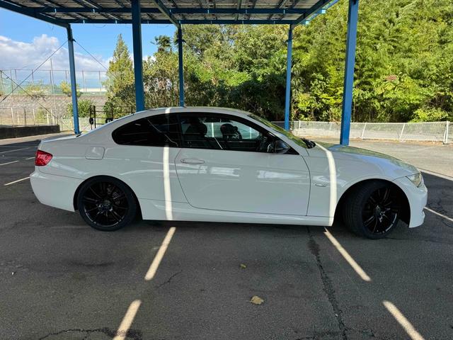 ３シリーズ ３２０ｉ　Ｍスポーツパッケージ　バックカメラ　ＡＴ　オートライト　ＨＩＤ　アルミホイール　盗難防止システム　ＡＢＳ　エアコン　パワーステアリング　パワーウィンドウ（26枚目）