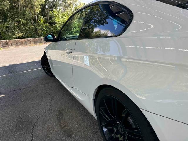３シリーズ ３２０ｉ　Ｍスポーツパッケージ　バックカメラ　ＡＴ　オートライト　ＨＩＤ　アルミホイール　盗難防止システム　ＡＢＳ　エアコン　パワーステアリング　パワーウィンドウ（31枚目）