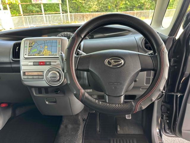 タント カスタムＸ　ＥＴＣ　スライドドア　ナビ　ＨＩＤ　スマートキー　ベンチシート　ＡＴ　盗難防止システム　ＡＢＳ　アルミホイール　衝突安全ボディ　エアコン　パワーステアリング（3枚目）