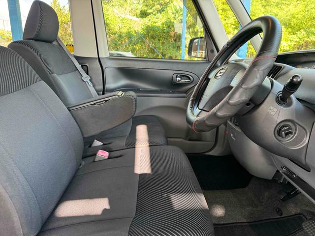 タント カスタムＸ　ＥＴＣ　スライドドア　ナビ　ＨＩＤ　スマートキー　ベンチシート　ＡＴ　盗難防止システム　ＡＢＳ　アルミホイール　衝突安全ボディ　エアコン　パワーステアリング（6枚目）