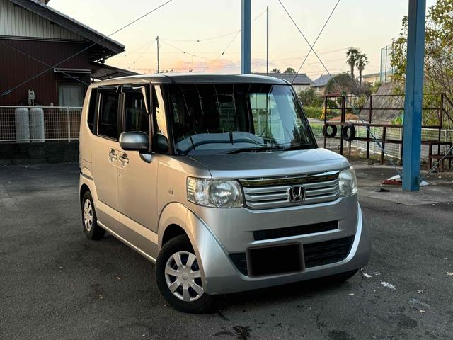 Ｎ－ＢＯＸ Ｇ・Ｌパッケージ　バックカメラ　両側スライド・片側電動　ナビ　ＴＶ　スマートキー　アイドリングストップ　ベンチシート　ＣＶＴ　盗難防止システム　ＡＢＳ　ＥＳＣ　ＣＤ　ＤＶＤ再生　ＵＳＢ　衝突安全ボディ　エアコン（4枚目）