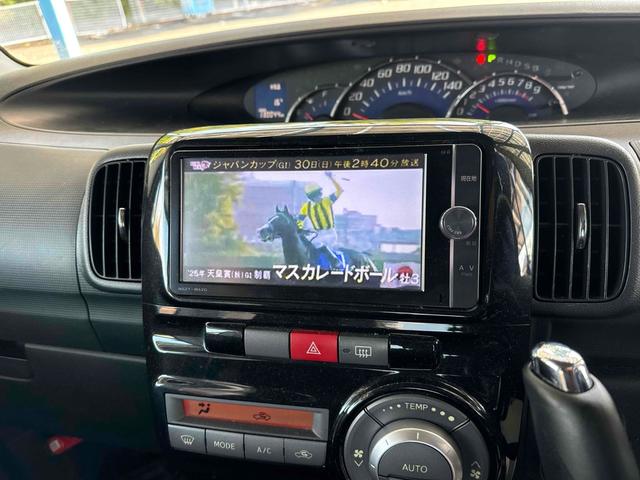 タント カスタムＸスペシャル　電動スライドドア　ナビ　ＴＶ　ＨＩＤ　スマートキー　アイドリングストップ　ベンチシート　ＣＶＴ　盗難防止システム　ＡＢＳ　アルミホイール　衝突安全ボディ　エアコン　パワーステアリング　パワーウィンドウ（4枚目）