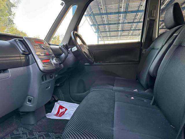 タント カスタムＸリミテッド　電動スライドドア　ＨＩＤ　スマートキー　ベンチシート　ＣＶＴ　盗難防止システム　ＡＢＳ　ＣＤ　アルミホイール　衝突安全ボディ　エアコン　パワーステアリング（8枚目）
