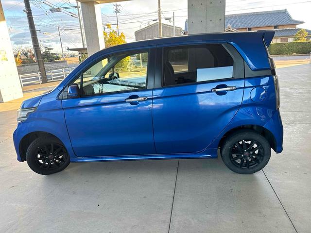 N-WGNカスタム G・Lパッケージ 4WD TV オートクルーズコントロール HID スマートキー アイドリングストップ シートヒーター ベンチシート CVT 盗難防止システム ABS ESC アルミホイール 衝突安全ボディ エアコン(10枚目)