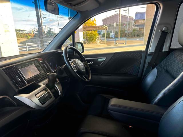 N-WGNカスタム G・Lパッケージ 4WD TV オートクルーズコントロール HID スマートキー アイドリングストップ シートヒーター ベンチシート CVT 盗難防止システム ABS ESC アルミホイール 衝突安全ボディ エアコン(33枚目)