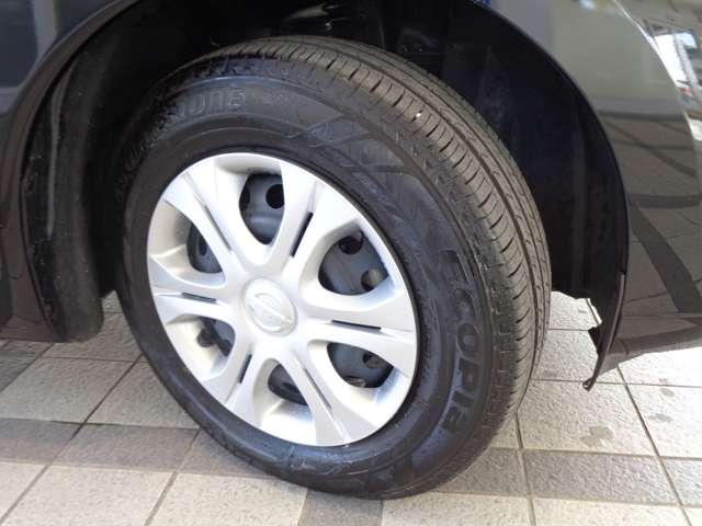 X 前方の車両や歩行者との衝突回避をサポートする、エマージェンシーブレーキを搭載したノートです。さらに踏み間違い防止アシストも付いて安全装備が充実。(18枚目)