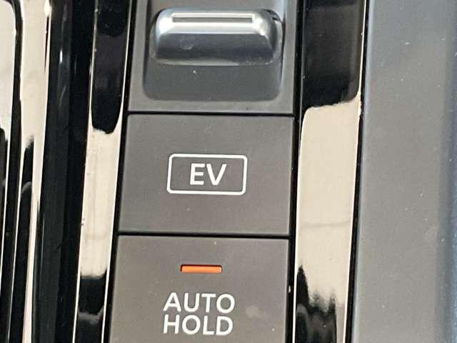 ノート X 車線逸脱警報 ペダル踏み間違い防止 ディスプレイオーディオ バックカメラ ドライブレコーダー前後 電動パーキング オートホールド オートエアコン ハイビームアシスト プライバシーガラス 横滑り防止装置(15枚目)