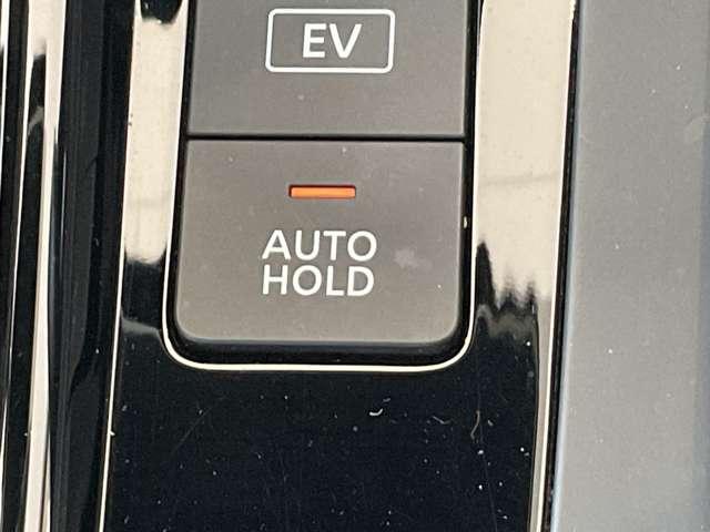 ノート X 車線逸脱警報 ペダル踏み間違い防止 ディスプレイオーディオ バックカメラ ドライブレコーダー前後 電動パーキング オートホールド オートエアコン ハイビームアシスト プライバシーガラス 横滑り防止装置(16枚目)