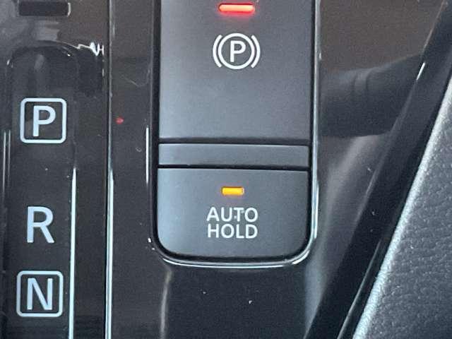 ルークス ハイウェイスター X プロパイロットエディション 全周囲カメラ 純正ナビMM223D-L SRSニーエアバック LEDヘッドライト ロールサンシェイド リアシーリングファン 前後ソナー ハイビームアシスト 先行車発進アラーム ペダル踏み間違い防止(11枚目)