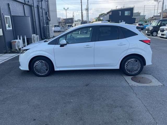 ノート Ｘ　日産９インチコネクトナビ　全周囲カメラ　ペダル踏み間違い防止　横滑り防止装置　ハイビームアシスト　ＬＥＤヘッドライト　電動パーキング　オートホールド　コードレススマホ充電　Ｂｌｕｅｔｏｏｔｈ接続（50枚目）