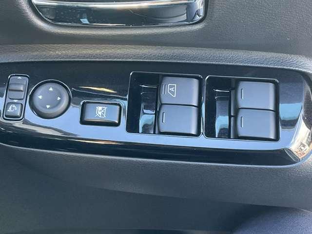 ルークス ハイウェイスター　Ｇターボプロパイロットエディション　全周囲カメラ　純正ナビＭＭ２２３Ｄ－Ｌ　横滑り防止装置ＳＲＳニーエアバック　ＬＥＤヘッドライト　ロールサンシェイド　リアシーリングファン　前後ソナー　先行車発進アラーム　ペダル踏み間違い防止（19枚目）