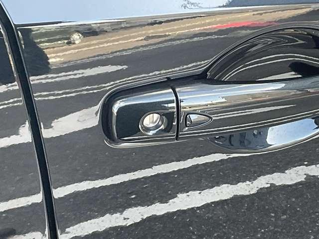 オーラ Ｇ　日産コネクトナビ９インチ　ＢＯＳＥ８スピーカー　ＥＤＭＩ接続ＥＴＣ２．０　前席シートヒーター　運転席パワーシート　ニーエアバック　アダプティブＬＥＤヘッド全周囲カメラ　ワイヤレス充電器１７インチアルミ（44枚目）