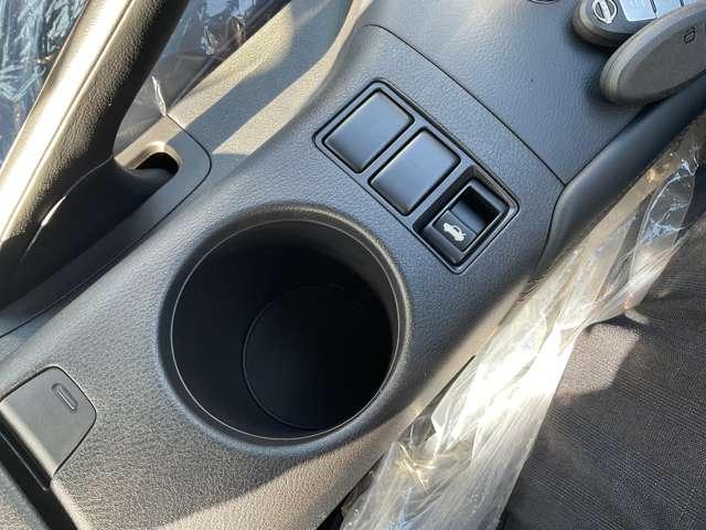 フェアレディＺ ニスモ　雹害車　ニスモ専用装備　本革ステアリング　車速感応電動パワステ　ドライブモードセレクタ　レカロシート　フロントバンパーグリル　ローンチコントロール　サスペンション　レイズ製１９鍛造アルミ　キャリパー（17枚目）