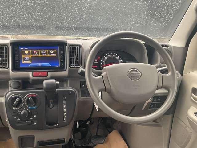 インパネ周りはこのように機能的にまとまっています。もちろんクリーニング済みで、室内もキレイです。