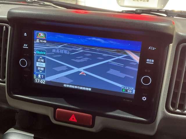 日産純正メモリーナビ（ＭＪ１２０Ｄ-Ｗ）装備。便利な音声対話検索にくわえ、アプリで情報取得や動画視聴にスマホ活用対応、快適な画面操作と高音質なオーディオ再生。