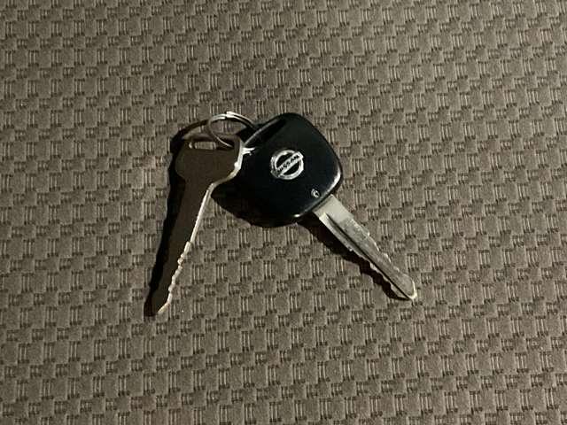 便利なキーレスエントリー、車両のアンサーバックも付いていますので、広い駐車場でもどこへ停めたか迷うことが少なくなります。