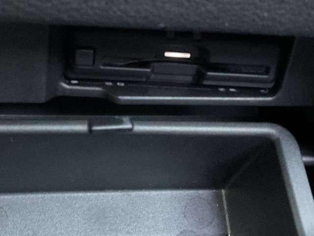 セレナ 1.2 e-POWER ハイウェイスター V 日産純正9インチナビ CDDVD再生Bluelay(16枚目)