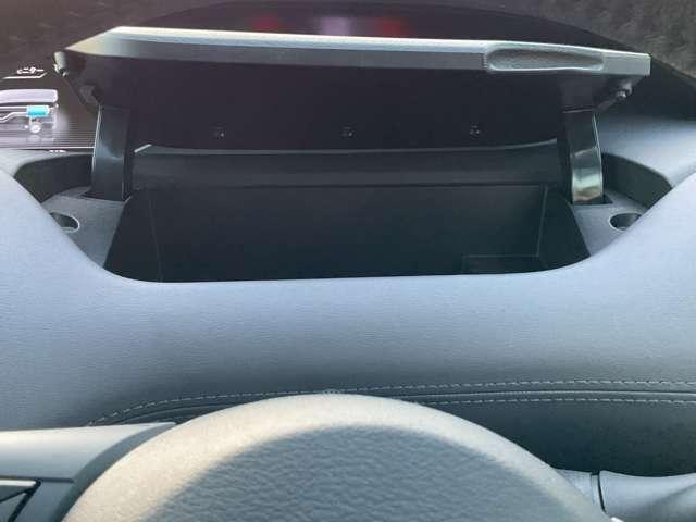 セレナ 1.2 e-POWER ハイウェイスター V 日産純正9インチナビ CDDVD再生Bluelay(19枚目)