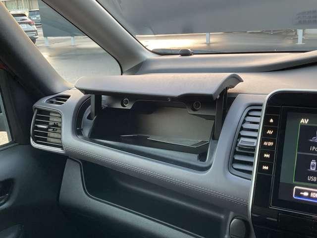 セレナ 1.2 e-POWER ハイウェイスター V 日産純正9インチナビ CDDVD再生Bluelay(20枚目)