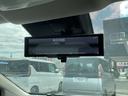 インテリジェントルームミラーは、車両後方のカメラ映像をミラー面に映し出すので、同乗者や積み荷などの車内状況や、天候などに影響されずいつでもクリアな後方視界が得られます。