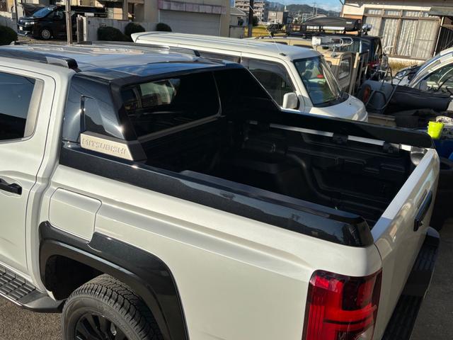 トライトン GSR 4WDディーゼルターボ純正ナビ/TV 360°カメラ レーダークルーズ レザーS ドラレコ Pシート シートH ハンドルヒーター eアシスト ユーザー買取 ディーラー保証書 メンテナンスノートETC(9枚目)