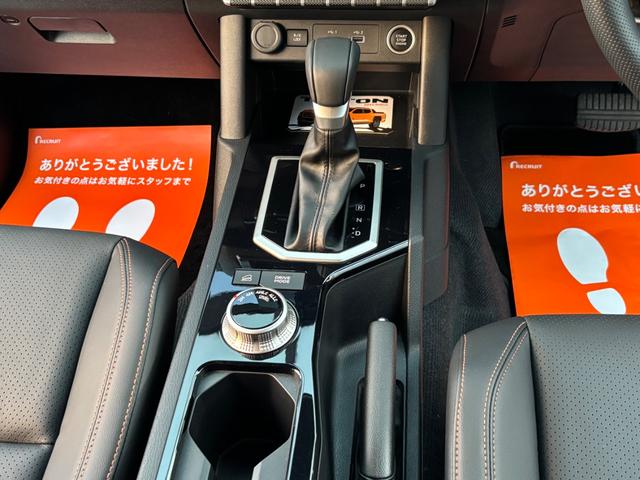 トライトン GSR 4WDディーゼルターボ純正ナビ/TV 360°カメラ レーダークルーズ レザーS ドラレコ Pシート シートH ハンドルヒーター eアシスト ユーザー買取 ディーラー保証書 メンテナンスノートETC(14枚目)