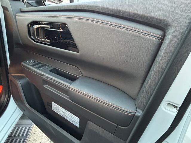 トライトン GSR 4WDディーゼルターボ純正ナビ/TV 360°カメラ レーダークルーズ レザーS ドラレコ Pシート シートH ハンドルヒーター eアシスト ユーザー買取 ディーラー保証書 メンテナンスノートETC(16枚目)