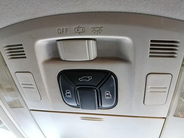 ヴェルファイア ２．４Ｚ　ゴールデンアイズＩＩ　後期型　１オーナー　パワーバックドア　両側パワースライド　ドラレコ　クルーズコントロール　純正ナビ　地デジバックカメラ　ＥＴＣ　ディスチャージライト　オットマン　スマートキー（17枚目）