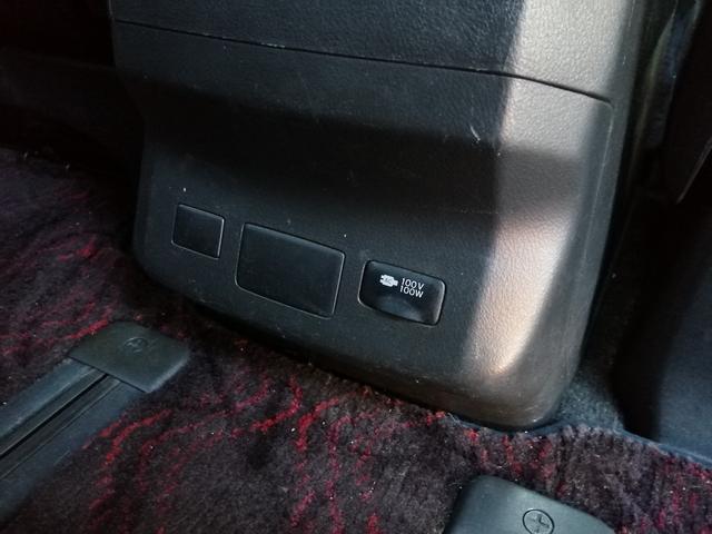 ヴェルファイア ２．４Ｚ　ゴールデンアイズＩＩ　後期型　１オーナー　パワーバックドア　両側パワースライド　ドラレコ　クルーズコントロール　純正ナビ　地デジバックカメラ　ＥＴＣ　ディスチャージライト　オットマン　スマートキー（33枚目）