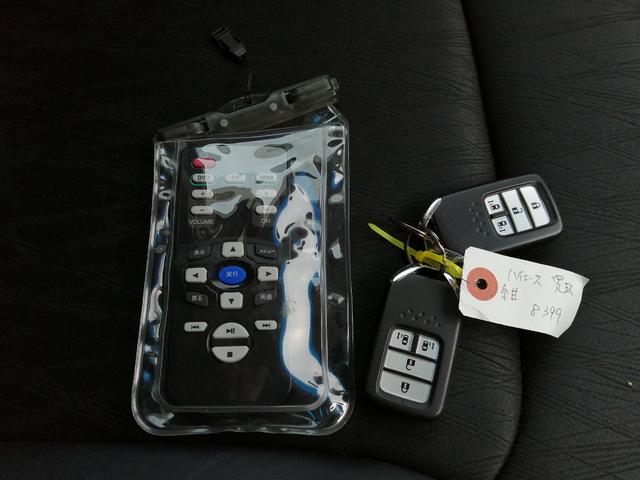 オデッセイ アブソルート　両側パワースライド　スマートキー２個　リアフリップダウンモニター　純正ナビ　地デジＴＶ　バックカメラ　クルーズコントロール　衝突軽減ブレーキ　サイドエアバッグ　ＬＥＤヘッドライト　ウエルカムライト（16枚目）