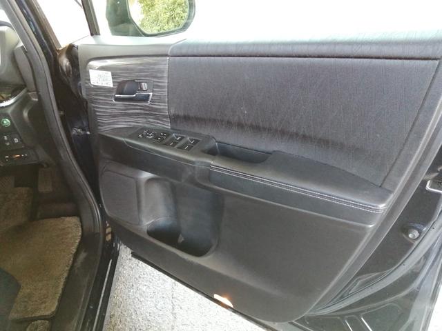 オデッセイ アブソルート　１オーナー車　スマートキー２個　純正インターナビ　リアフリップダウンモニター　地デジバックカメラ　衝突防止ブレーキシステム　クルーズコントロール　プッシュスタート　ＥＴＣ　純正１７インチアルミ　記録簿（25枚目）