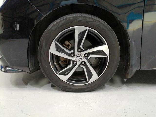 オデッセイ アブソルート　１オーナー車　スマートキー２個　純正インターナビ　リアフリップダウンモニター　地デジバックカメラ　衝突防止ブレーキシステム　クルーズコントロール　プッシュスタート　ＥＴＣ　純正１７インチアルミ　記録簿（60枚目）