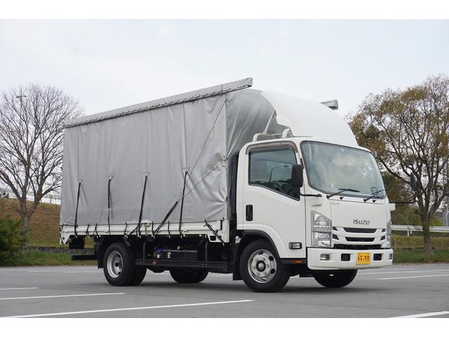 エルフトラック ３．５ｔ　ワイドロング　フルフラットロー　カーテン幌　ＡＴ車　平ボディ　全低床　荷台フック　幌　ラクラクゲート　横滑り防止　電動格納ミラー　アイドリングストップ　バックカメラ＆モニター　ＥＴＣ　荷台内寸４３６／２０９／２１５　荷台高１０４　車両総重量６９３５ｋｇ（9枚目）