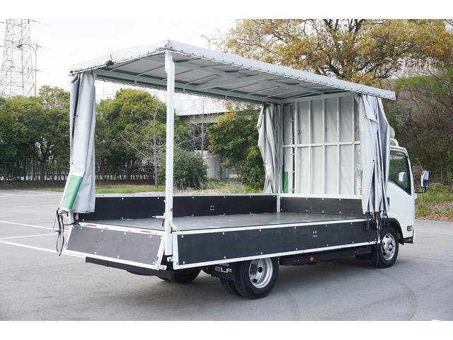 エルフトラック ３．５ｔ　ワイドロング　フルフラットロー　カーテン幌　ＡＴ車　平ボディ　全低床　荷台フック　幌　ラクラクゲート　横滑り防止　電動格納ミラー　アイドリングストップ　バックカメラ＆モニター　ＥＴＣ　荷台内寸４３６／２０９／２１５　荷台高１０４　車両総重量６９３５ｋｇ（26枚目）