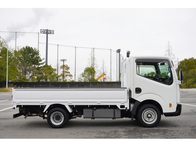 アトラストラック １．５ｔ　平ボディ　スーパーロー　Ｗタイヤ　低床　坂道発進補助　電動格納ミラー　ＥＴＣ　集中ロック　キーレス　オーバーヘッドコンソール　フォグランプ　荷台内寸３１０／１６１／３８　荷台高７４　車両総重量３３０５ｋｇ　普通免許運転可（10枚目）