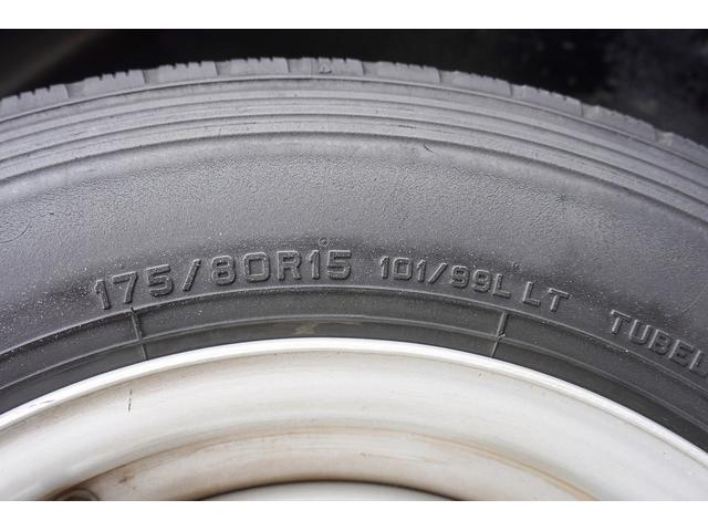 アトラストラック １．５ｔ　平ボディ　スーパーロー　Ｗタイヤ　低床　坂道発進補助　電動格納ミラー　ＥＴＣ　集中ロック　キーレス　オーバーヘッドコンソール　フォグランプ　荷台内寸３１０／１６１／３８　荷台高７４　車両総重量３３０５ｋｇ　普通免許運転可（67枚目）
