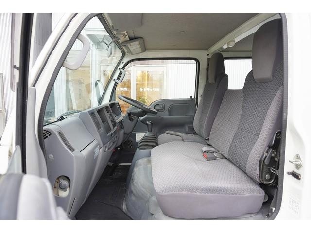アトラストラック １．５５ｔ　Ｗキャブ　平ボディ　スーパーロー　Ｗタイヤ　１．５５ｔ　低床　坂道発進補助　横滑り防止　電格ミラー　アイドリングストップ　ＥＴＣ　エコモード　集中ロック　キーレス　フォグランプ　荷台内寸２０７／１６１／３７　荷台高８２　車両総重量４１３０ｋｇ（19枚目）