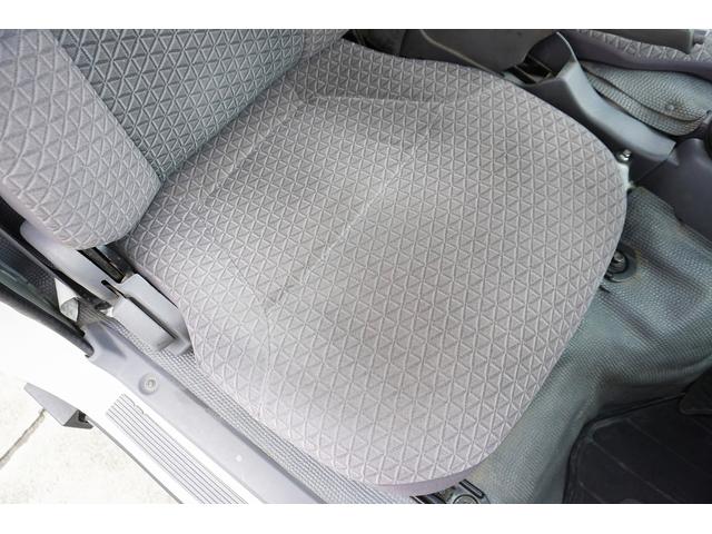 アトラストラック １．５５ｔ　Ｗキャブ　平ボディ　スーパーロー　Ｗタイヤ　１．５５ｔ　低床　坂道発進補助　横滑り防止　電格ミラー　アイドリングストップ　ＥＴＣ　エコモード　集中ロック　キーレス　フォグランプ　荷台内寸２０７／１６１／３７　荷台高８２　車両総重量４１３０ｋｇ（61枚目）