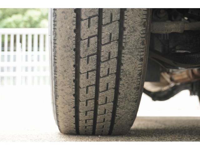 アトラストラック １．５５ｔ　Ｗキャブ　平ボディ　スーパーロー　Ｗタイヤ　１．５５ｔ　低床　坂道発進補助　横滑り防止　電格ミラー　アイドリングストップ　ＥＴＣ　エコモード　集中ロック　キーレス　フォグランプ　荷台内寸２０７／１６１／３７　荷台高８２　車両総重量４１３０ｋｇ（69枚目）