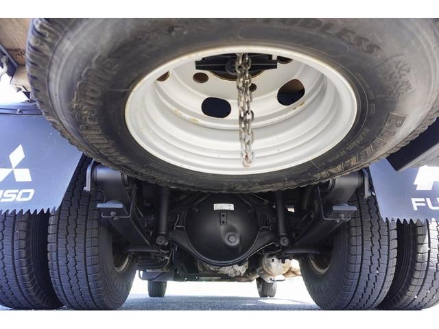 キャンター ２ｔ　Ｗキャブ　４ＷＤ　フルフラットロー　Ｗタイヤ　２ｔ積載　Ｗキャブ　セミロング　４ＷＤ　全低床　リアヒーター　電動格納ミラー　ＥＴＣ　荷台板張り　荷台内寸２５０／１６０／３８　荷台高８９　車両総重量４９４０ｋｇ（5枚目）