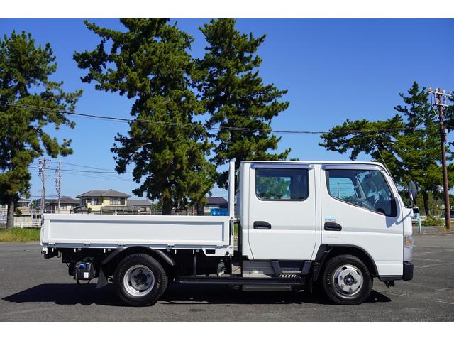 キャンター ２ｔ　Ｗキャブ　４ＷＤ　フルフラットロー　Ｗタイヤ　２ｔ積載　Ｗキャブ　セミロング　４ＷＤ　全低床　リアヒーター　電動格納ミラー　ＥＴＣ　荷台板張り　荷台内寸２５０／１６０／３８　荷台高８９　車両総重量４９４０ｋｇ（9枚目）