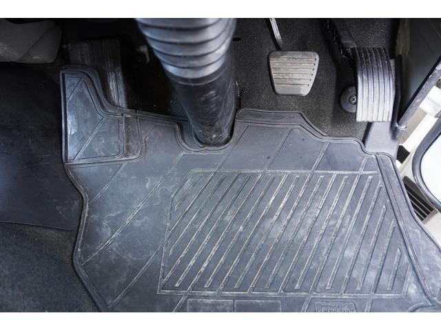 キャンター ２ｔ　Ｗキャブ　４ＷＤ　フルフラットロー　Ｗタイヤ　２ｔ積載　Ｗキャブ　セミロング　４ＷＤ　全低床　リアヒーター　電動格納ミラー　ＥＴＣ　荷台板張り　荷台内寸２５０／１６０／３８　荷台高８９　車両総重量４９４０ｋｇ（28枚目）