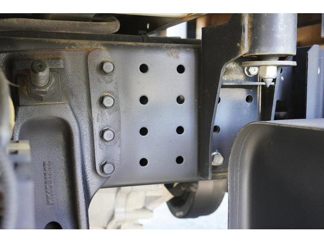 キャンター ２ｔ　Ｗキャブ　４ＷＤ　フルフラットロー　Ｗタイヤ　２ｔ積載　Ｗキャブ　セミロング　４ＷＤ　全低床　リアヒーター　電動格納ミラー　ＥＴＣ　荷台板張り　荷台内寸２５０／１６０／３８　荷台高８９　車両総重量４９４０ｋｇ（46枚目）