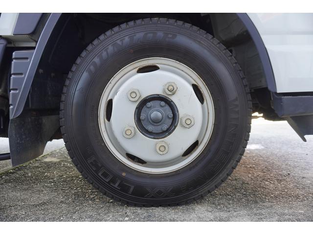 キャンター ２ｔ　Ｗキャブ　４ＷＤ　フルフラットロー　Ｗタイヤ　２ｔ積載　Ｗキャブ　セミロング　４ＷＤ　全低床　リアヒーター　電動格納ミラー　ＥＴＣ　荷台板張り　荷台内寸２５０／１６０／３８　荷台高８９　車両総重量４９４０ｋｇ（71枚目）