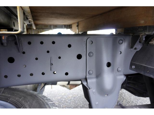 エルフトラック 2t Wキャブ フルフラットロー Wタイヤ 全低床 Rヒーター&クーラー 横滑り防止 車線逸脱防止 レーダーブレーキ 誤発進抑制装置 左電格ミラー ETC エコモード 集中ロック 荷台内寸207/161/38 荷台高85 車両総重量4790kg(51枚目)