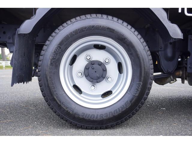 エルフトラック 2t Wキャブ フルフラットロー Wタイヤ 全低床 Rヒーター&クーラー 横滑り防止 車線逸脱防止 レーダーブレーキ 誤発進抑制装置 左電格ミラー ETC エコモード 集中ロック 荷台内寸207/161/38 荷台高85 車両総重量4790kg(69枚目)