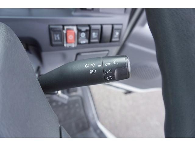 エルフトラック 2t Wキャブ フルフラットロー Wタイヤ 全低床 Rヒーター&クーラー 横滑り防止 車線逸脱防止 レーダーブレーキ 誤発進抑制装置 左電格ミラー ETC エコモード 集中ロック 荷台内寸207/161/38 荷台高85 車両総重量4790kg(78枚目)