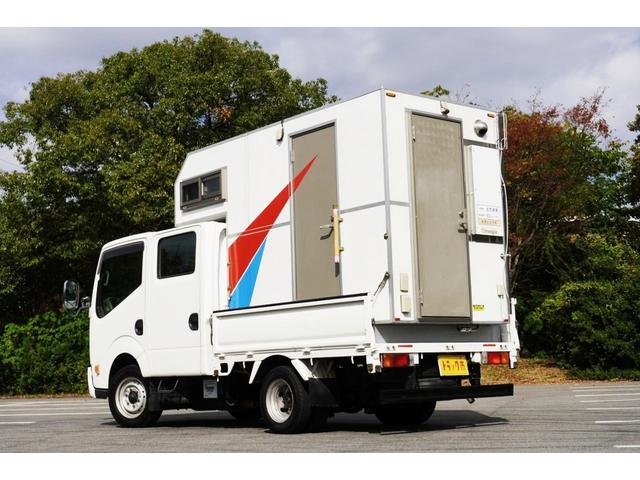 アトラストラック １．２５ｔ　Ｗキャブ　スーパーロー　キャンピング仕様　１．２５ｔ積載　キャンピング仕様　低床　Ｗタイヤ　坂道発進補助　左電格ミラー　ＥＴＣ　Ｂカメラ＆モニター　集中ロック　荷台内寸２０９／１６１／３８　荷台高７４　車両総重量３３２０ｋｇ　４ナンバー（9枚目）