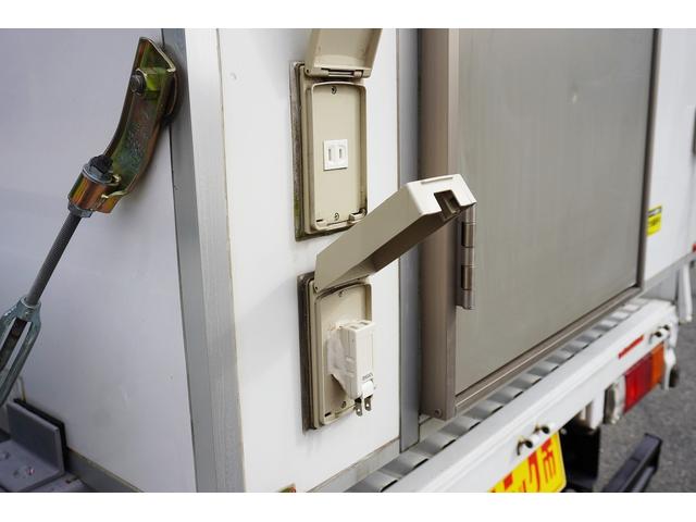 アトラストラック １．２５ｔ　Ｗキャブ　スーパーロー　キャンピング仕様　１．２５ｔ積載　キャンピング仕様　低床　Ｗタイヤ　坂道発進補助　左電格ミラー　ＥＴＣ　Ｂカメラ＆モニター　集中ロック　荷台内寸２０９／１６１／３８　荷台高７４　車両総重量３３２０ｋｇ　４ナンバー（24枚目）
